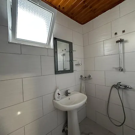 Apartamento Holiday Home Polisi i Vogel